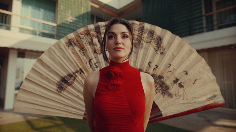 Flormar’ın Yeni Global Yüzü Hande Erçel Oldu