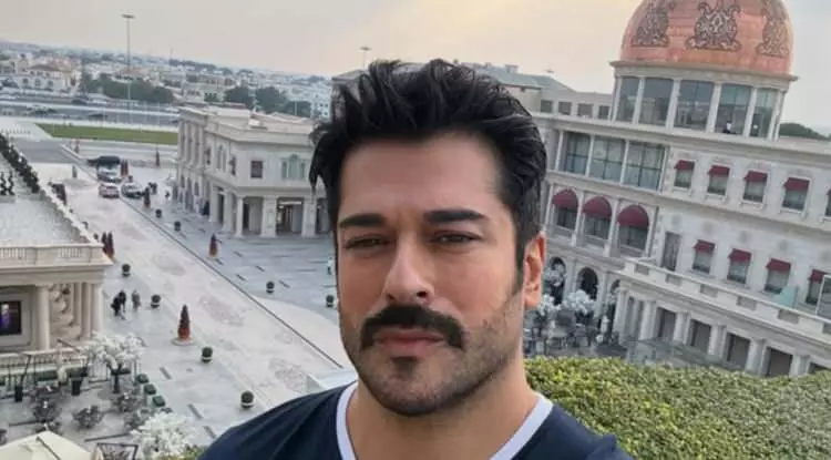 Burak Özçivit, Eyüpsultan’daki Daire İddialarına Yanıt Verdi