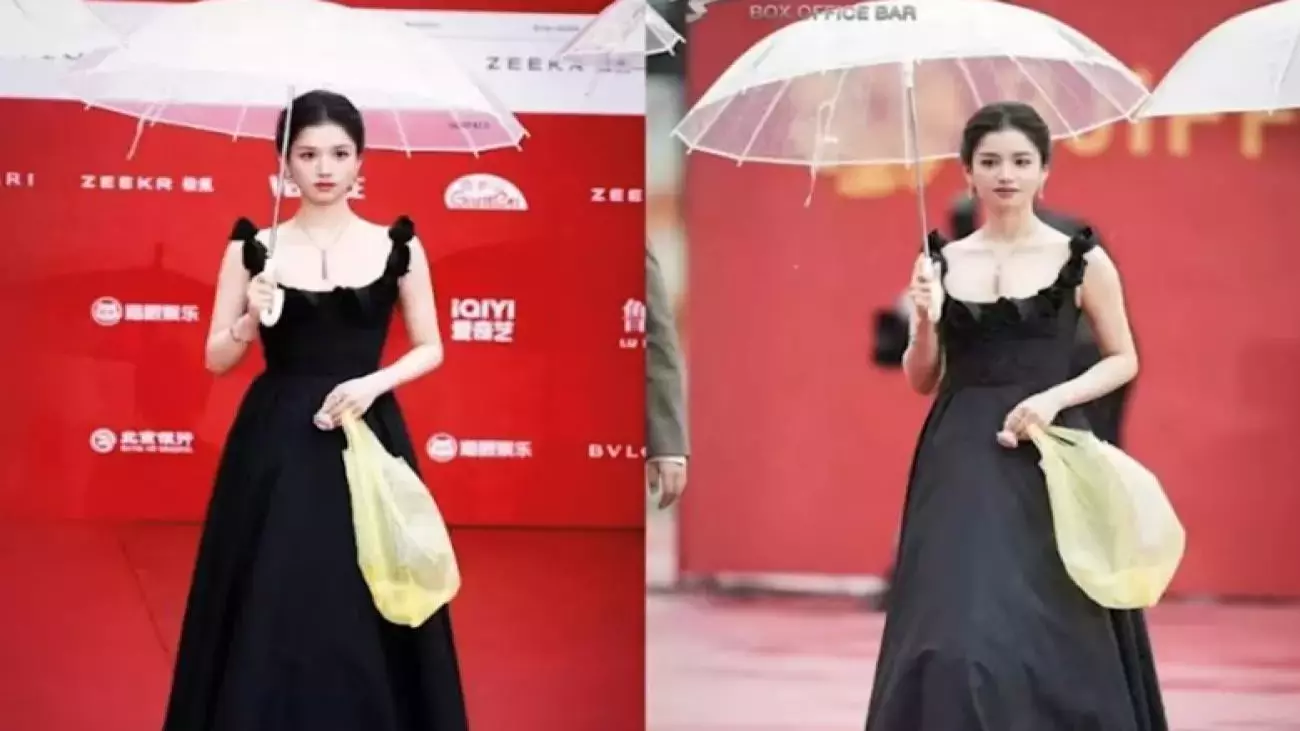 Zhang Jingyi, Kırmızı Halıda Çöp Torbası Aksesuarıyla Dikkat Çekti