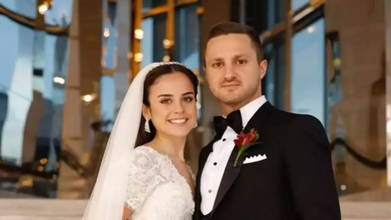 Revna Sarıgül, Kimliğinden Ömer Sarıgül’ün Soyadını Sildirdi