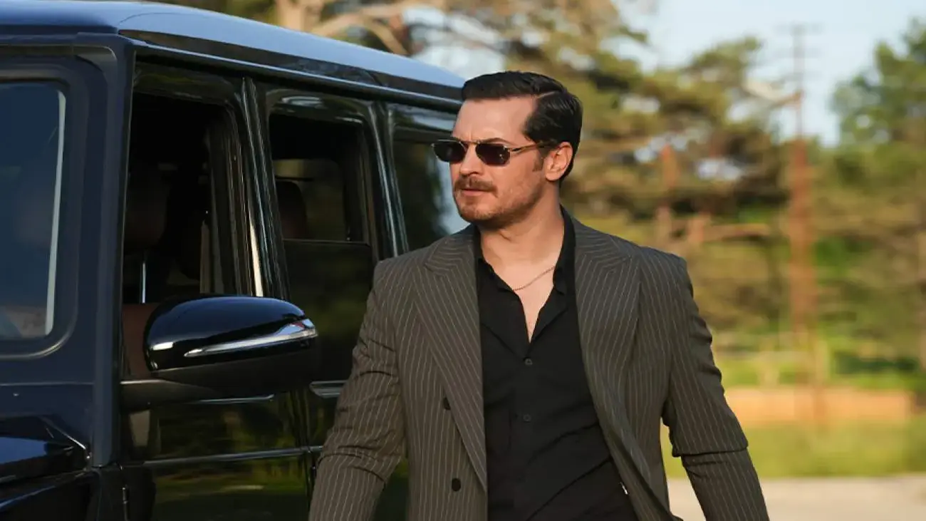 Çağatay Ulusoy’un Hayranlarını Şaşırtan Sahte Açıklaması