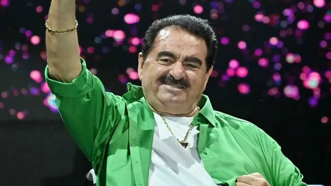 İbrahim Tatlıses Bayramda El Öptürüp Harçlık Dağıttı