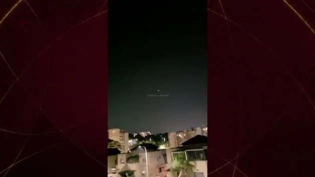 İran’ın Füze Saldırısı: Tel Aviv Gökyüzünü Aydınlattı