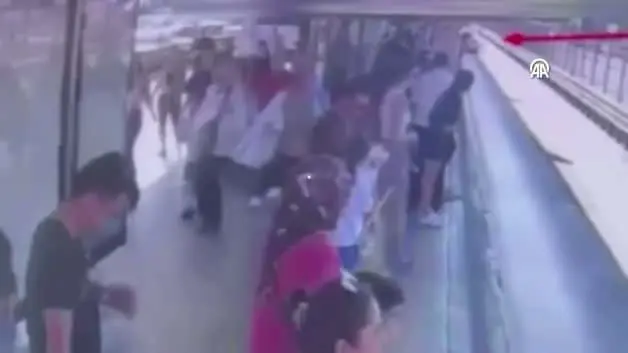Esenyurt’ta Nişanlısının Gözleri Önünde Bıçaklanan Genç Hayatını Kaybetti