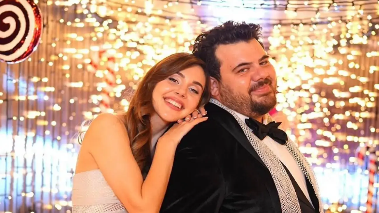 Eser ve Berfu Yenenler Çiftinin Üzücü Haberi Sosyal Medyada Duyuruldu
