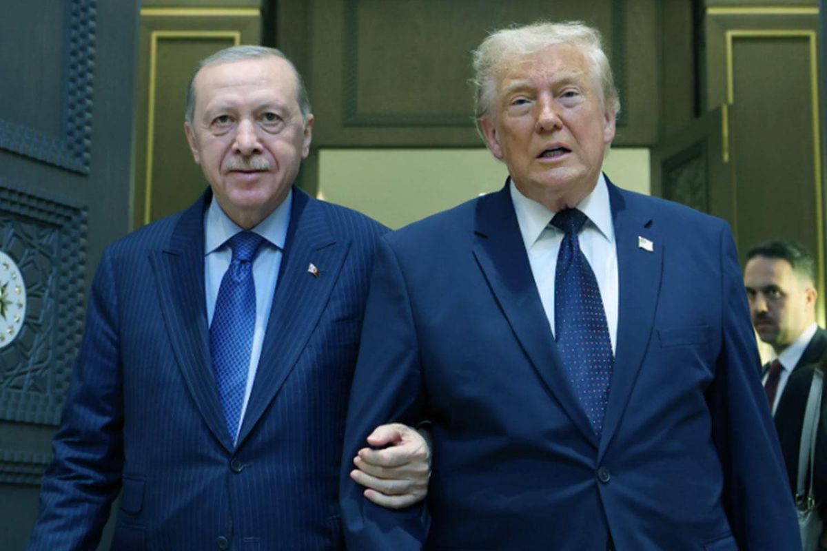 Trump’ın Külliye’deki Karşılama Töreninde Ahmet Kaya’nın ‘Kum Gibi’ Çalındı