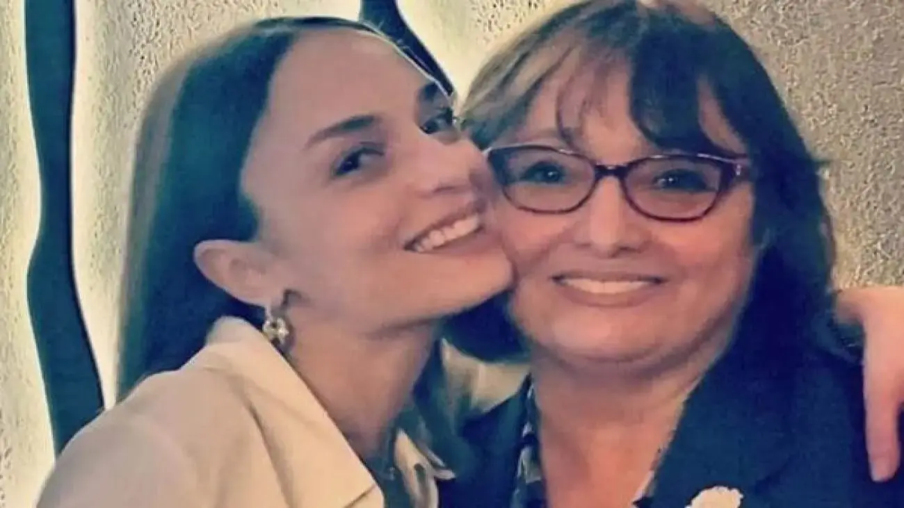 Nilperi Şahinkaya, Annesinin Ölüm Yıldönümünde Duygusal Paylaşımda Bulundu