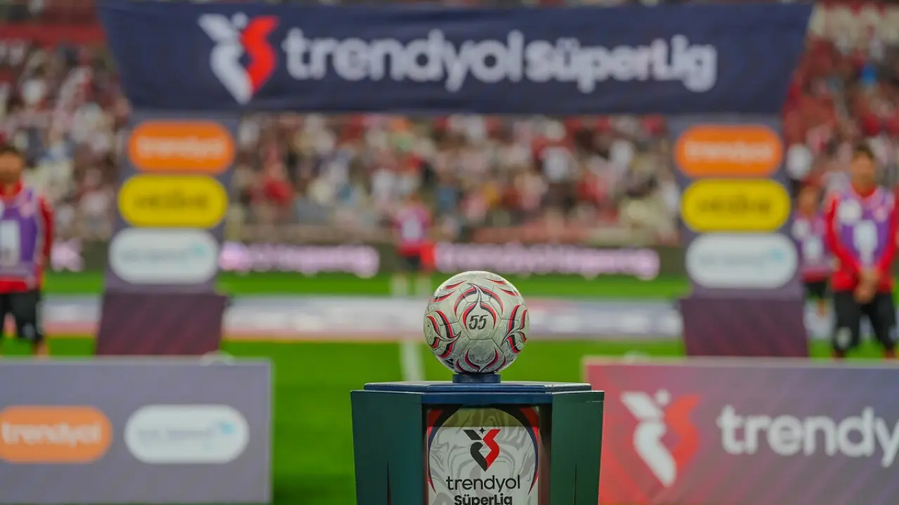 Süper Lig 4. Hafta Fikstürü Açıklandı: Fenerbahçe ve Galatasaray Tarihleri Bekliyor
