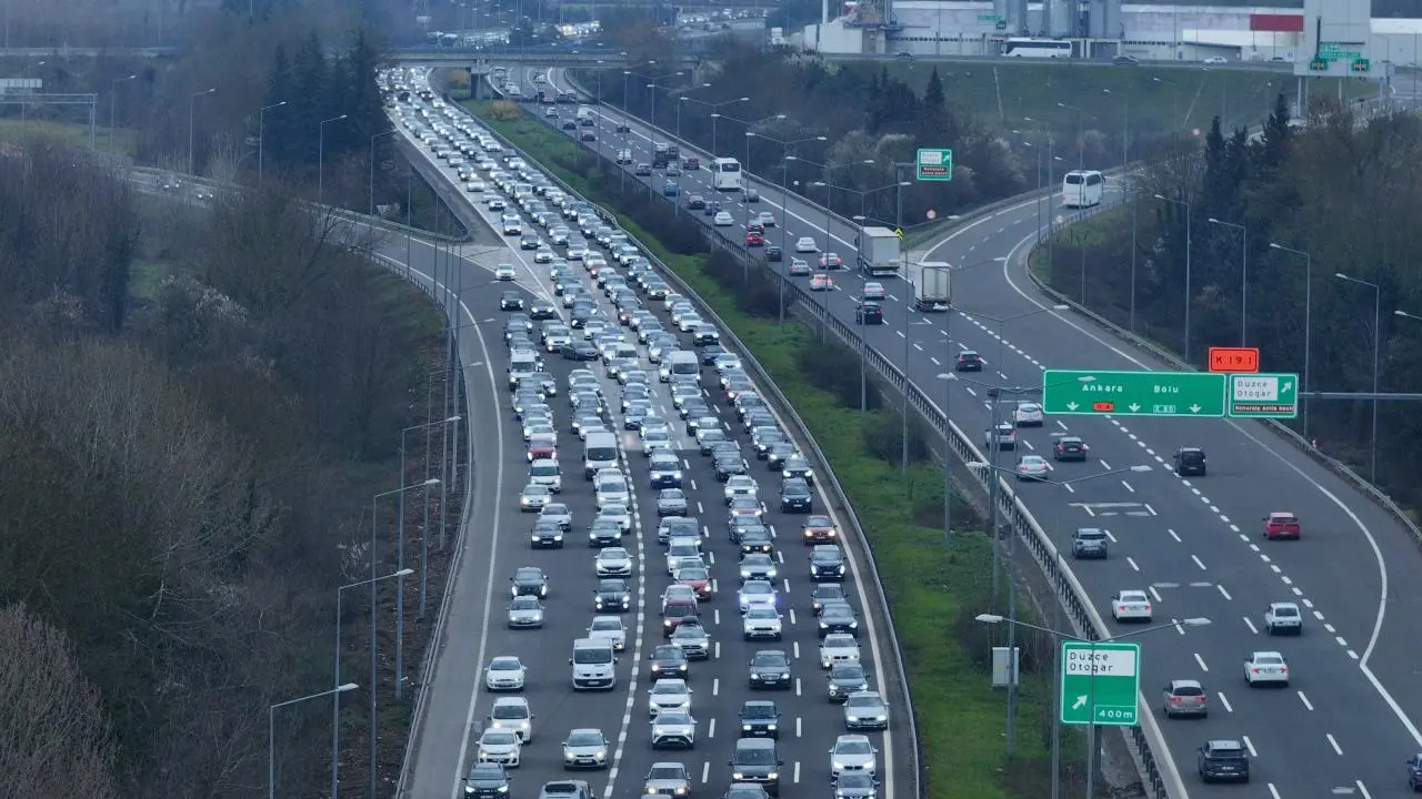 İstanbul Yönü Trafiğe Kapatılıyor: Alternatif Güzergahlar Belirlendi