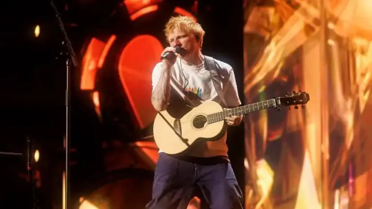 Ed Sheeran Filistin için sahnede gözyaşlarını tuttu
