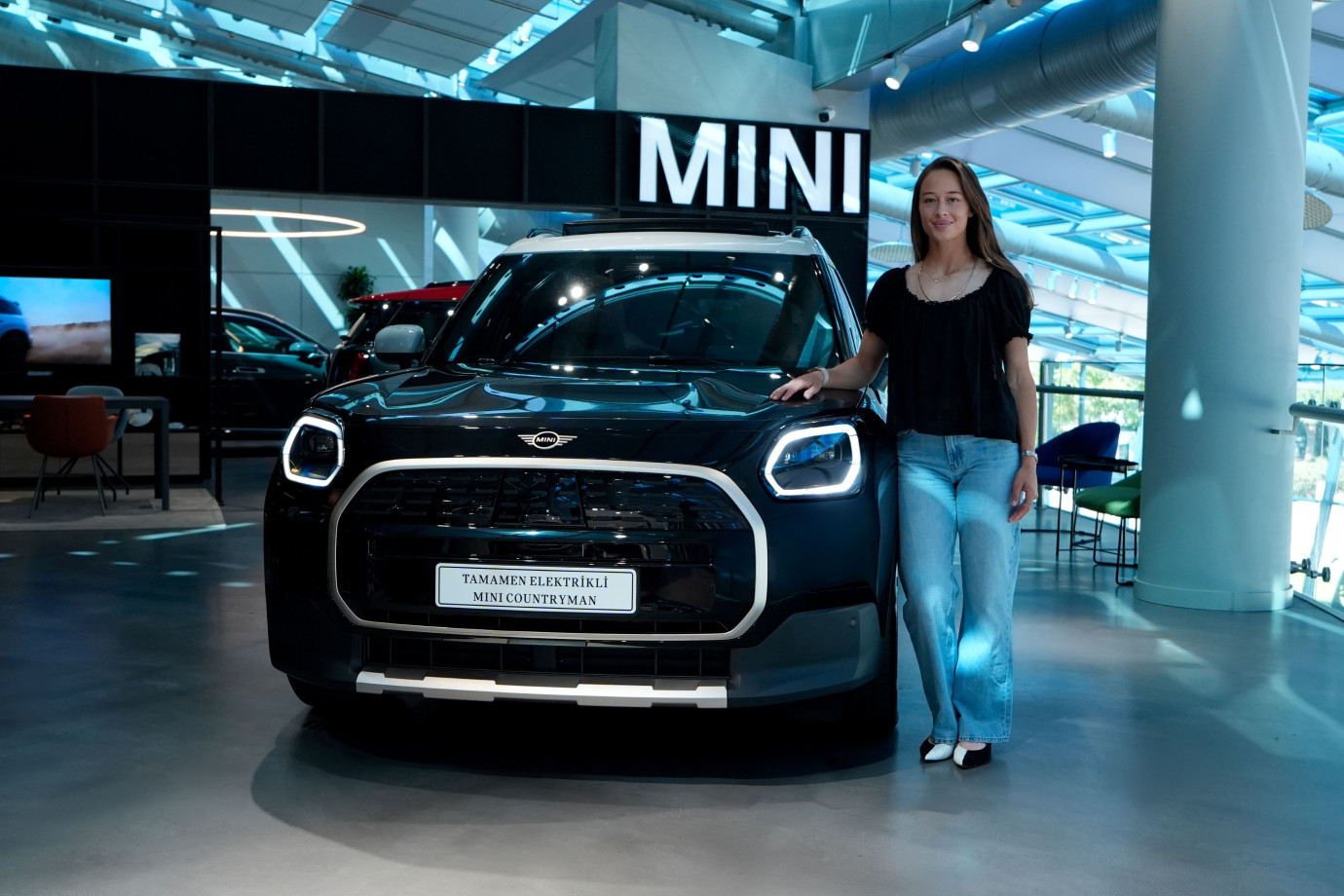 MINI, Zeynep Sönmez ile iş birliğini bir yıl uzattı