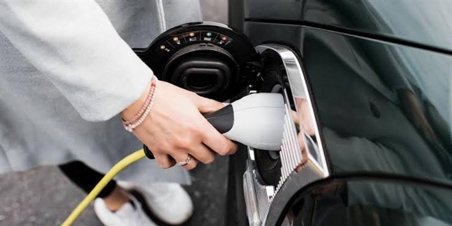 Evde elektrikli araç şarjı için 700 bin TL tahakkuk
