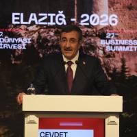 Sıcak hava Ölüdeniz plajlarında yoğunluğu artırdı