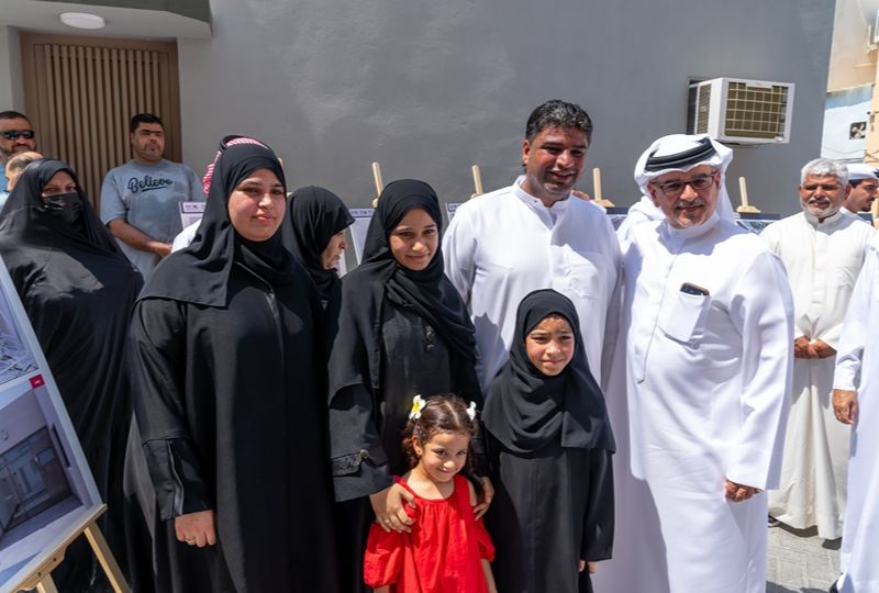 Prens Salman Sitra ve Hidd’de incelemelerde bulundu