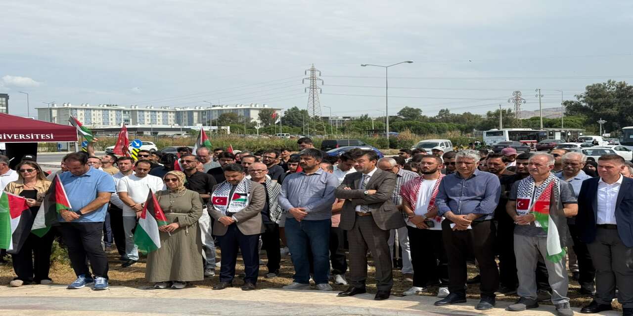 İKÇÜ’de Gazze destek eylemi: Eğitim yıkımına dikkat