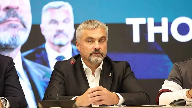 Trabzonspor’da Thomas Reis için imza töreni gerçekleştirildi