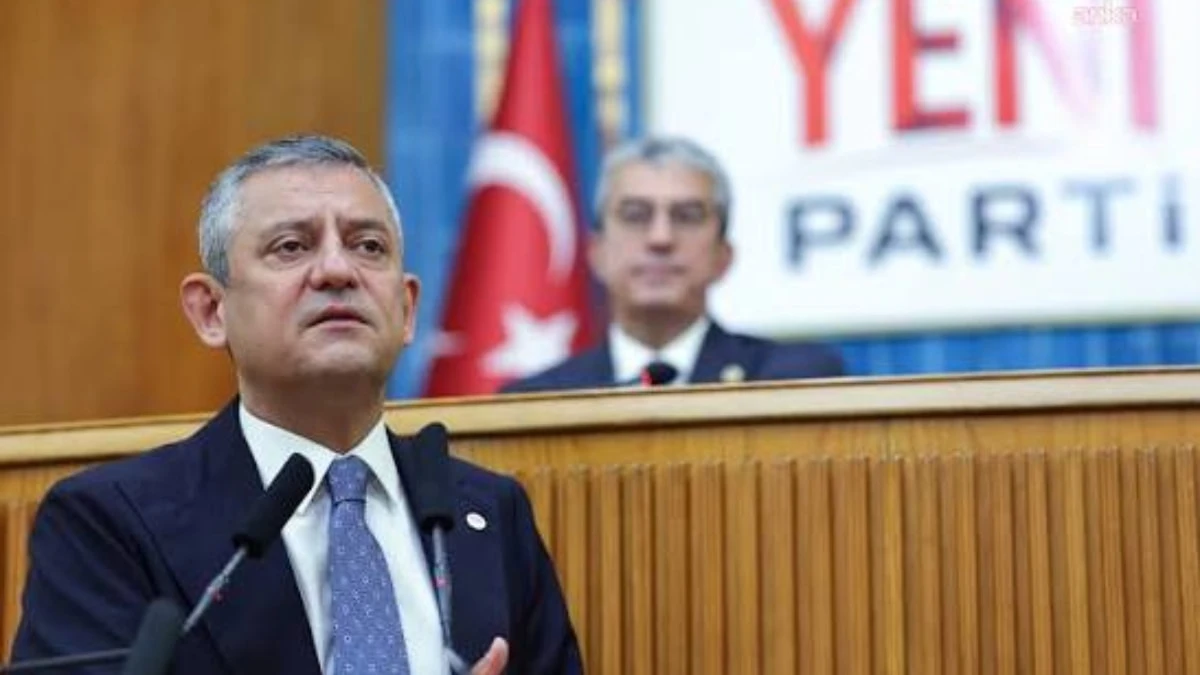 Özgür Özel’den Yeni Parti adı için değişiklik mesajı