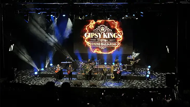 Gipsy Kings, İstanbul’da Harbiye’yi müzikle coşturdu