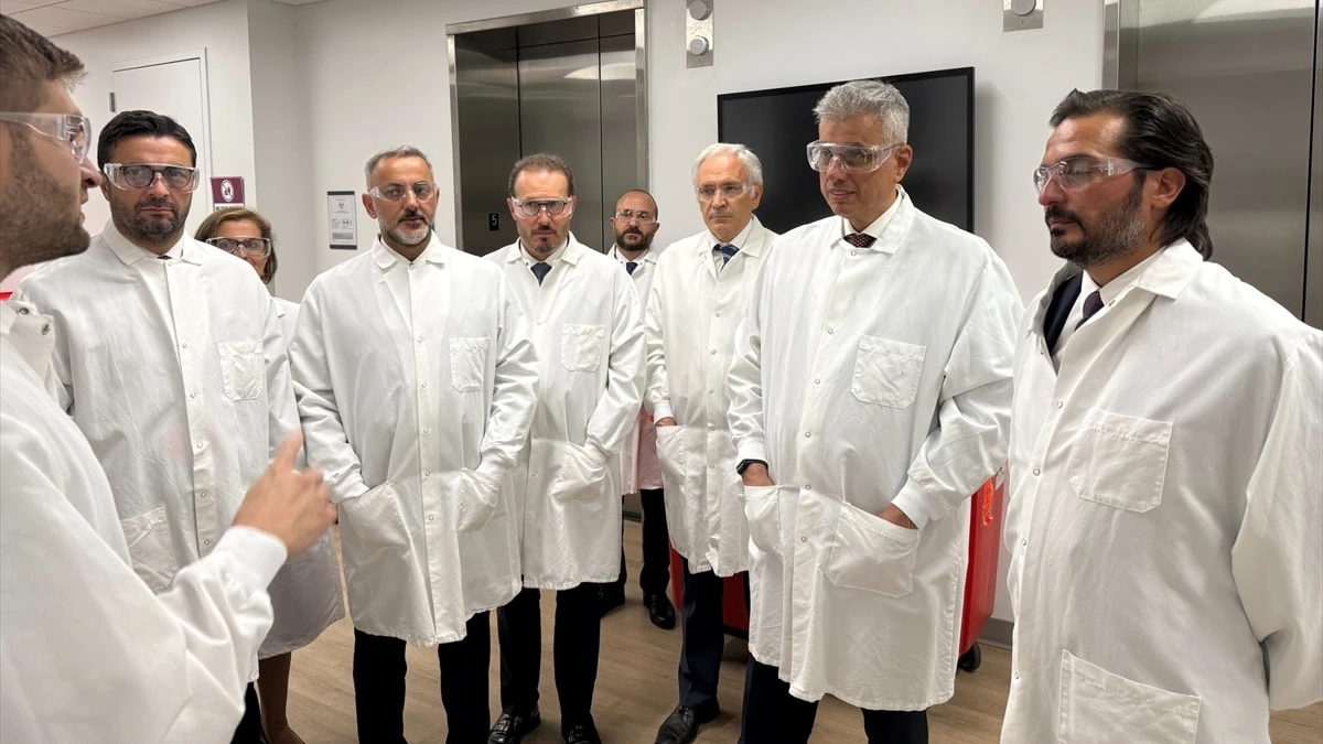 Bakan Memişoğlu, ABD’de ilaç merkezlerini inceledi