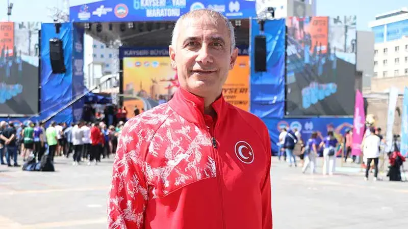 Karadağ: Türk atletizmi yeni tesisle derece getirecek
