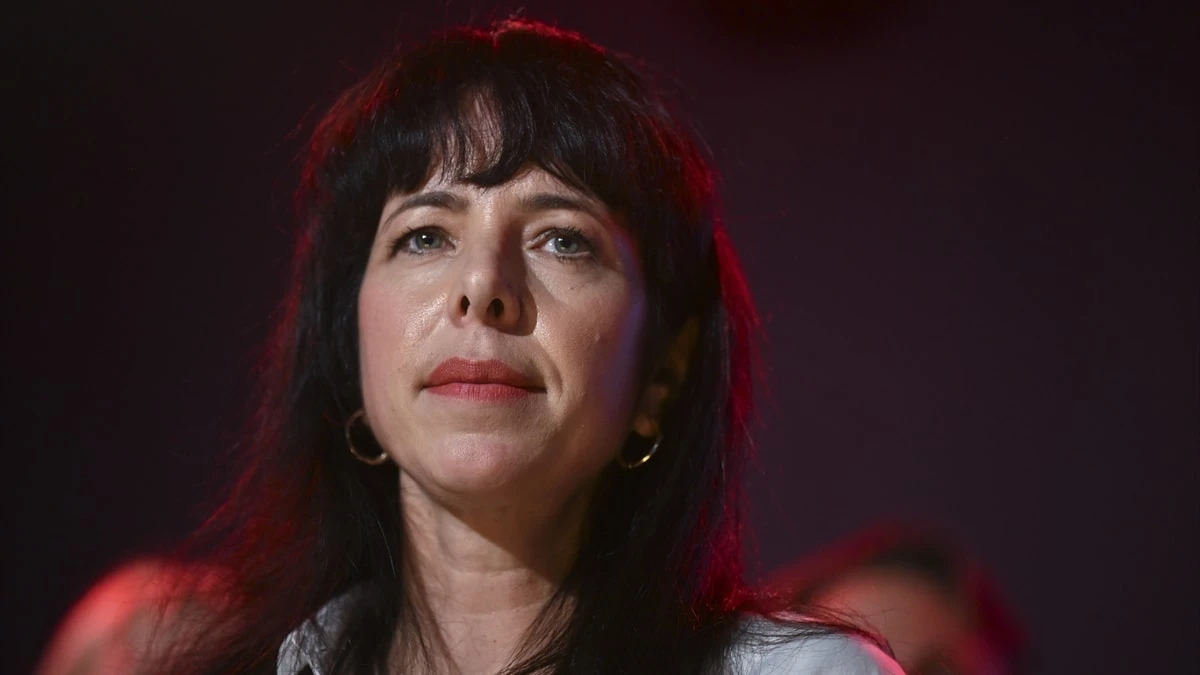Elif Eralp Berlin seçimlerinde zaferini Türkçe ilan etti