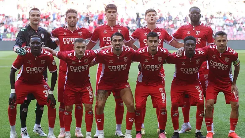 Samsunspor’da 7 futbolcu özel programda, 5’i milli