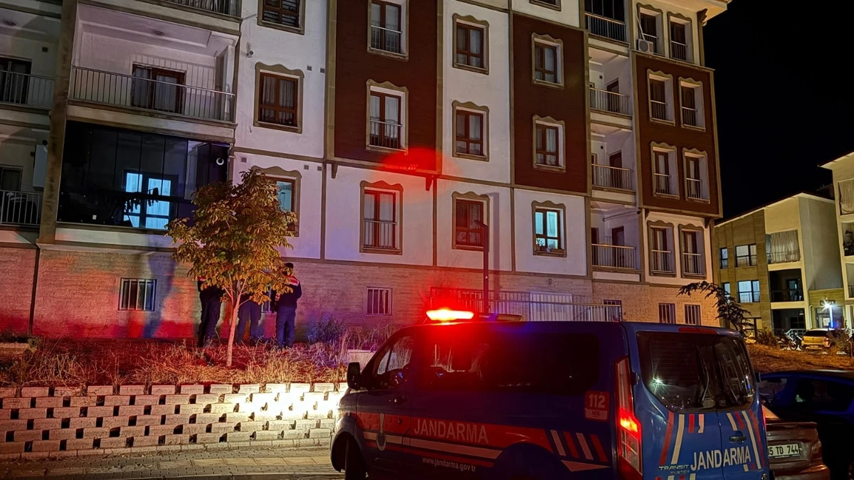 Manisa’da 17 yaşındaki kız 3. kattan düşerek yaralandı