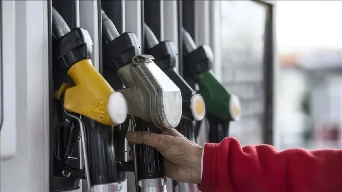 Motorine 2,60 lira zam pompa fiyatlarına yansıdı