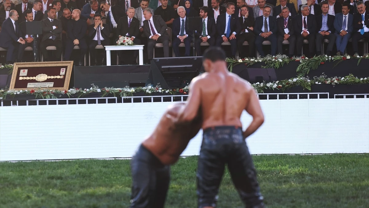 Erdoğan, Yağlı Güreş Cumhurbaşkanlığı Kupası’nı izledi