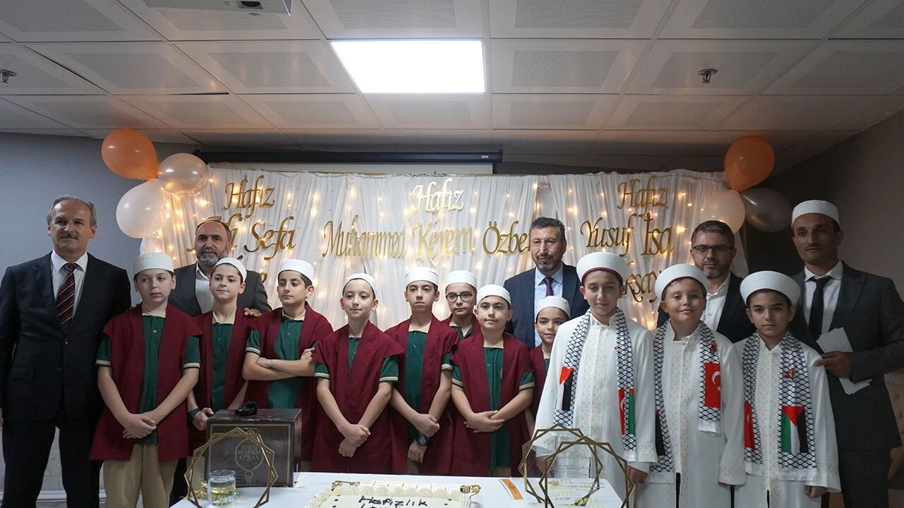 6 Ayda Hafız Olan Üç Öğrenci İçin İcazet Töreni