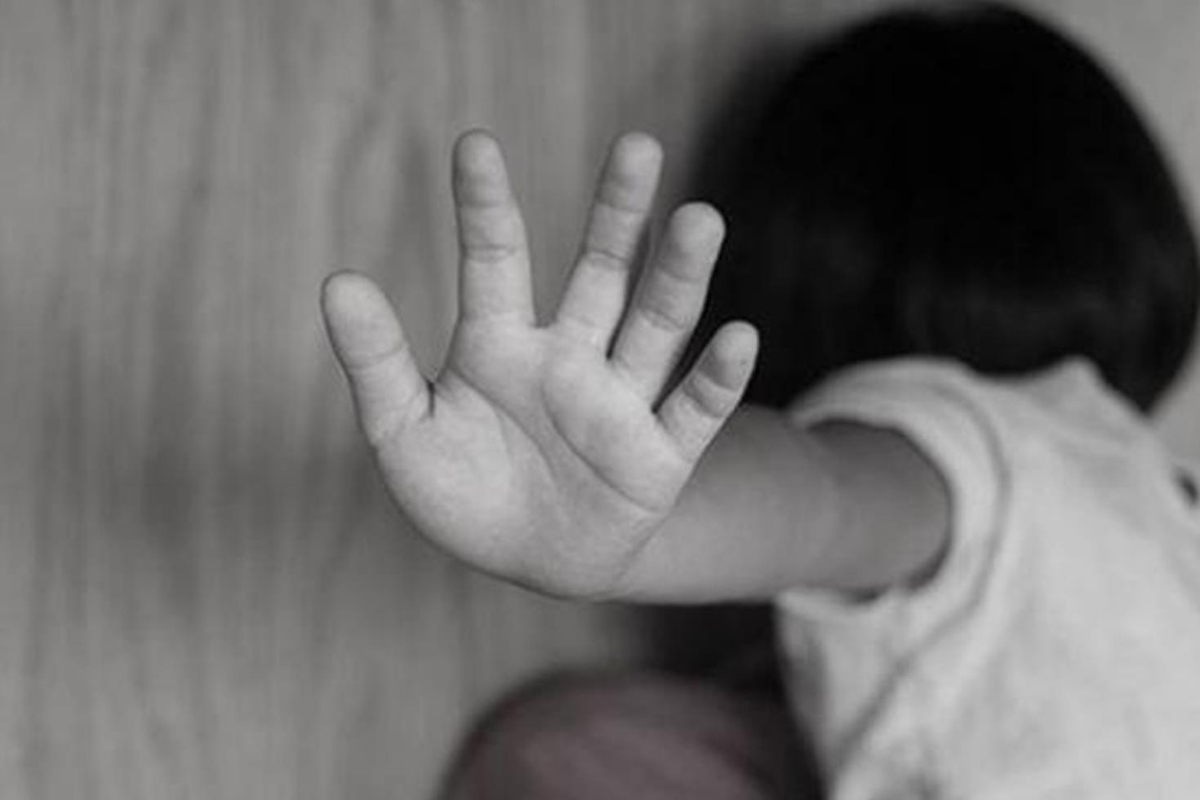 77 yaşındaki adam, 12 yaşındaki çocuğu götürmek istedi