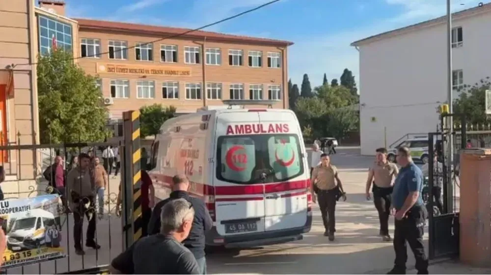 Okul Önünde Silah Sesleri: Öğrenciler Yaralandı