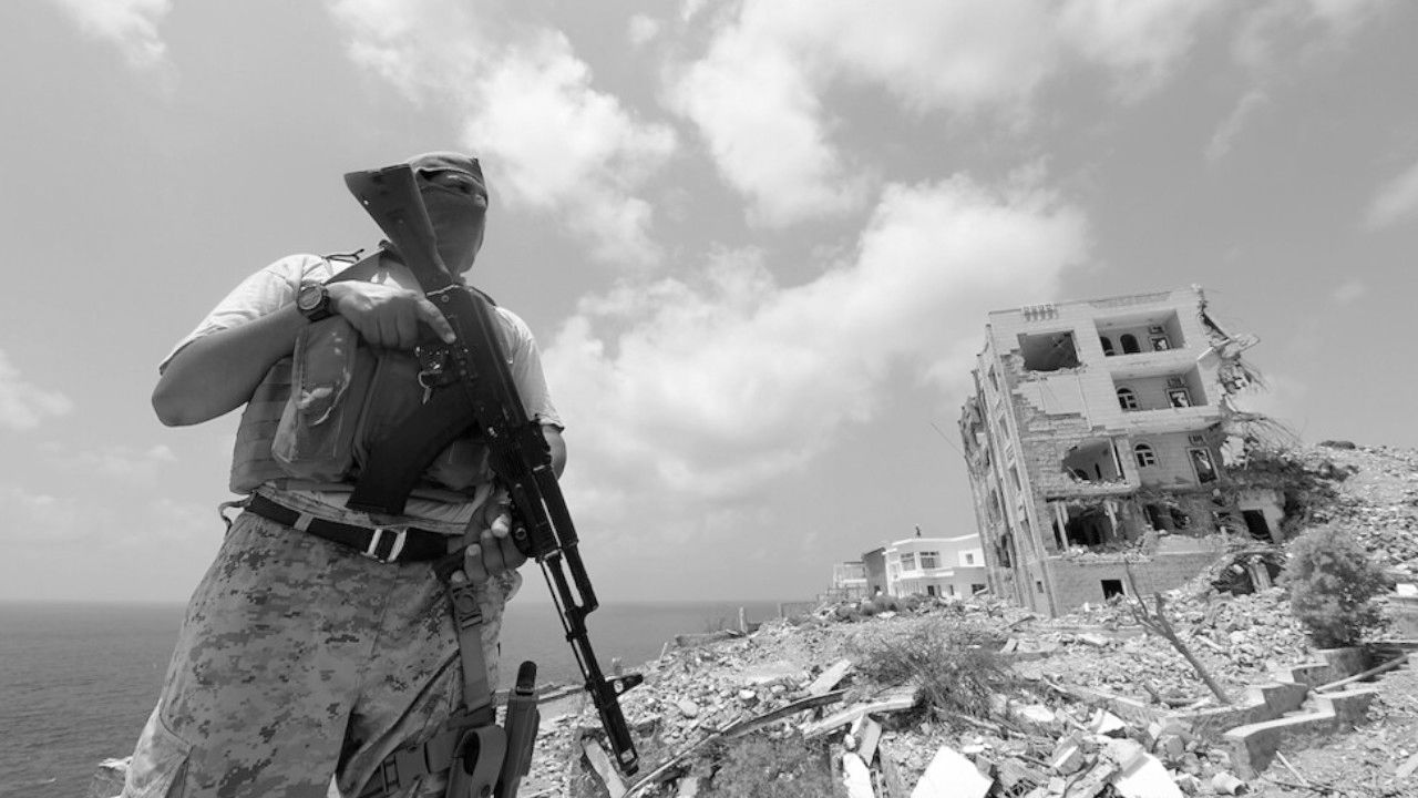 Taiz kuşatması büyüyor: Kentte genel seferberlik