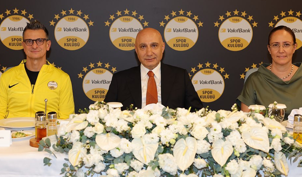 VakıfBank ailesi yeni sezon öncesi yemekte buluştu