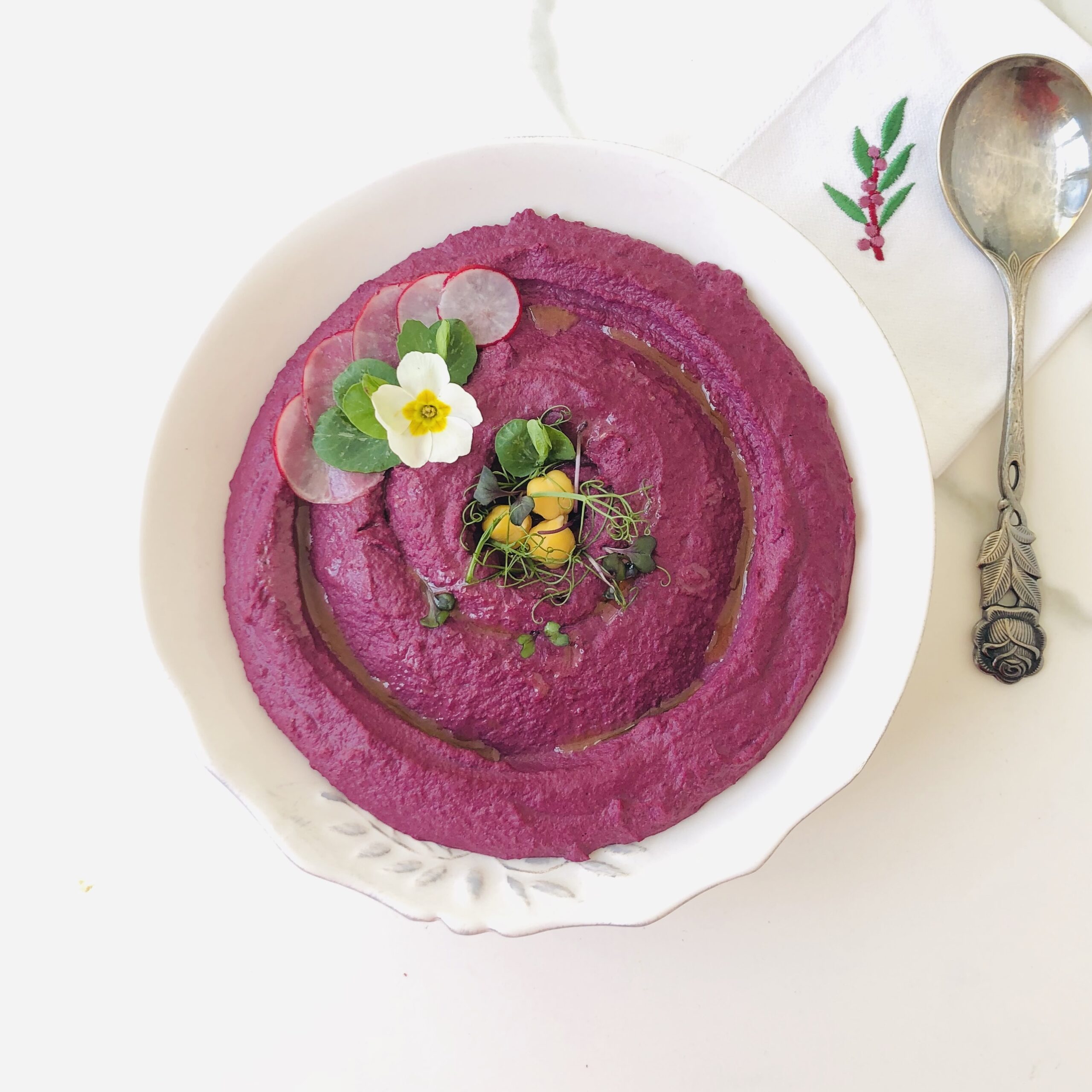 Mor Havuçlu Humus Tarifi: Renkli ve Pratik Meze