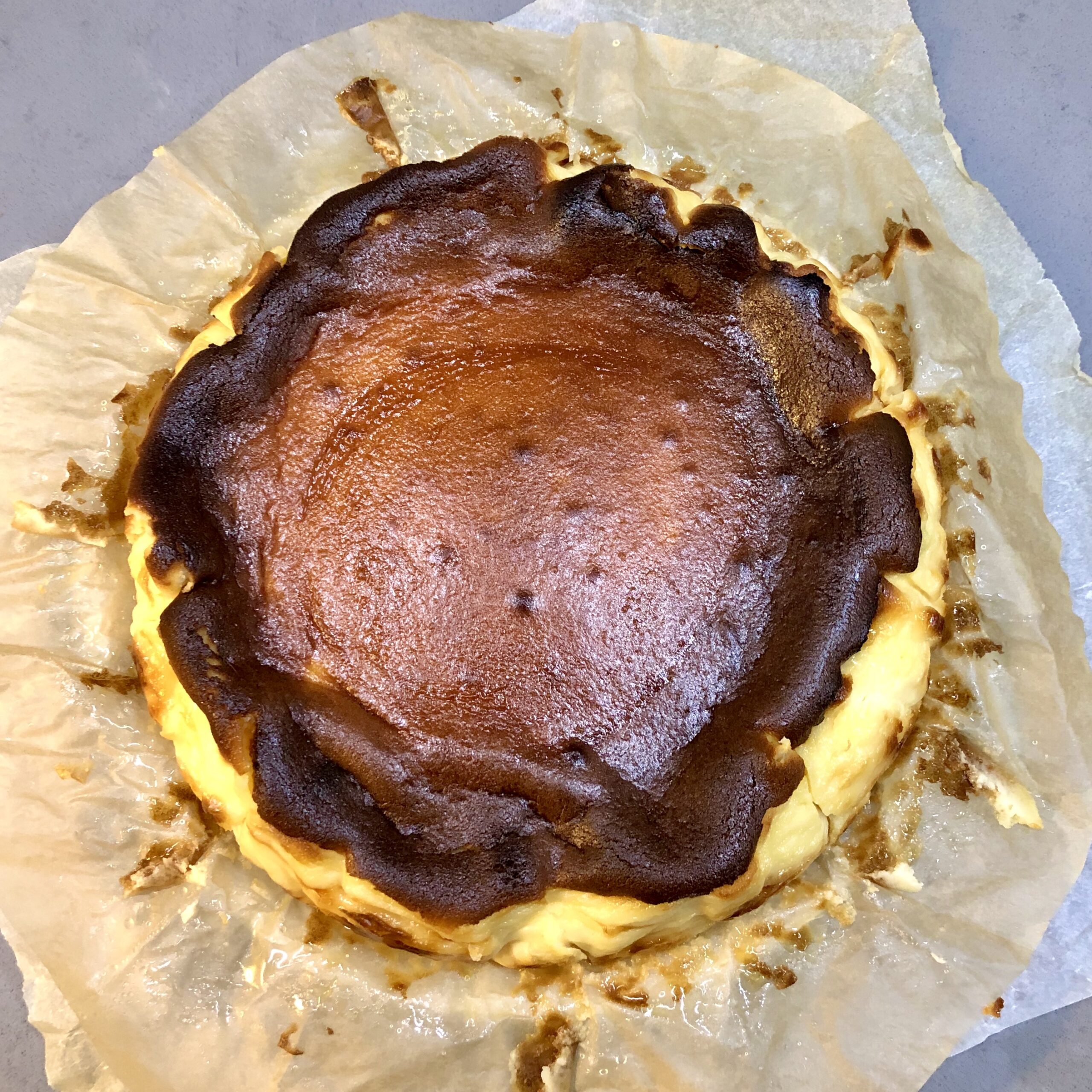 San Sebastian Cheesecake: Kremamsı ve Pratik Tarif