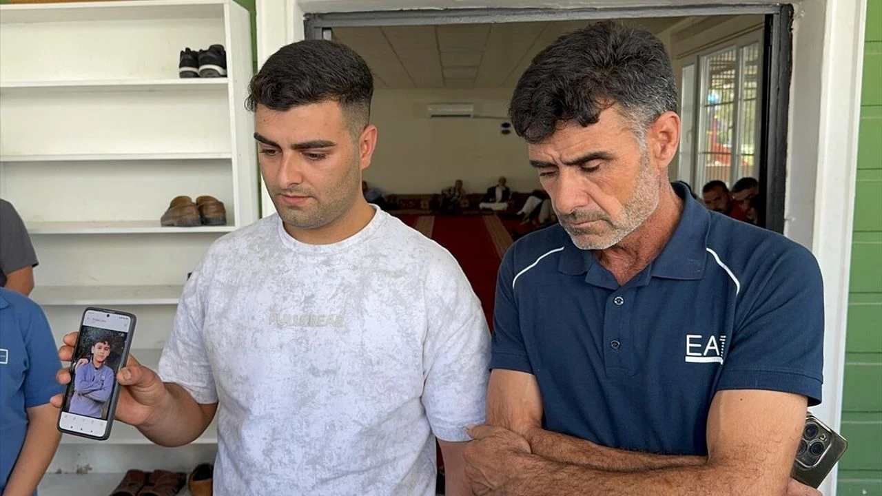 Adana’da otomobile isabet eden mermi çocuğu öldürdü