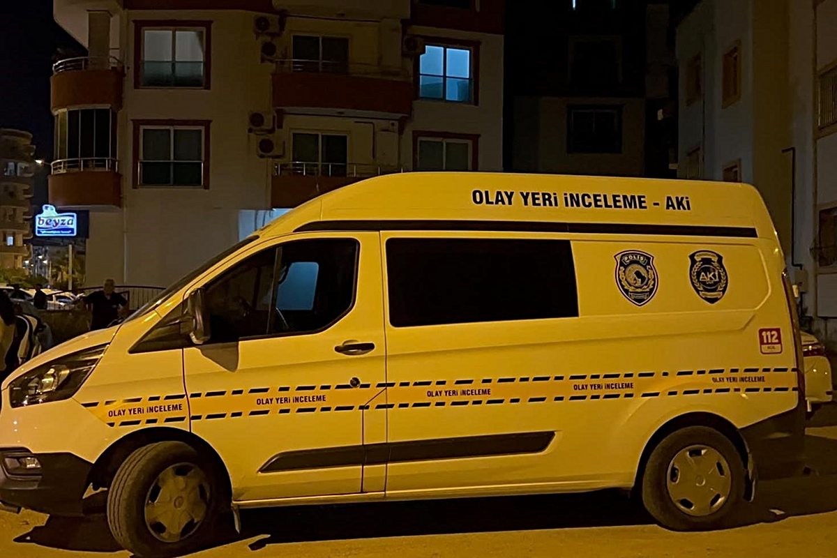 Adana’da aile faciası: Eski eşini ve oğlunu vurdu