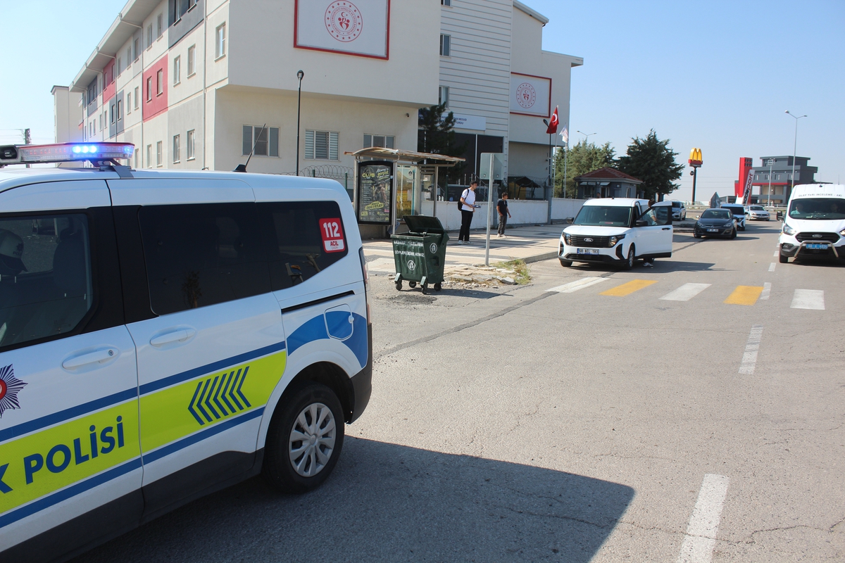 Aksaray’da halk otobüsü şoförü silah sesiyle yığıldı