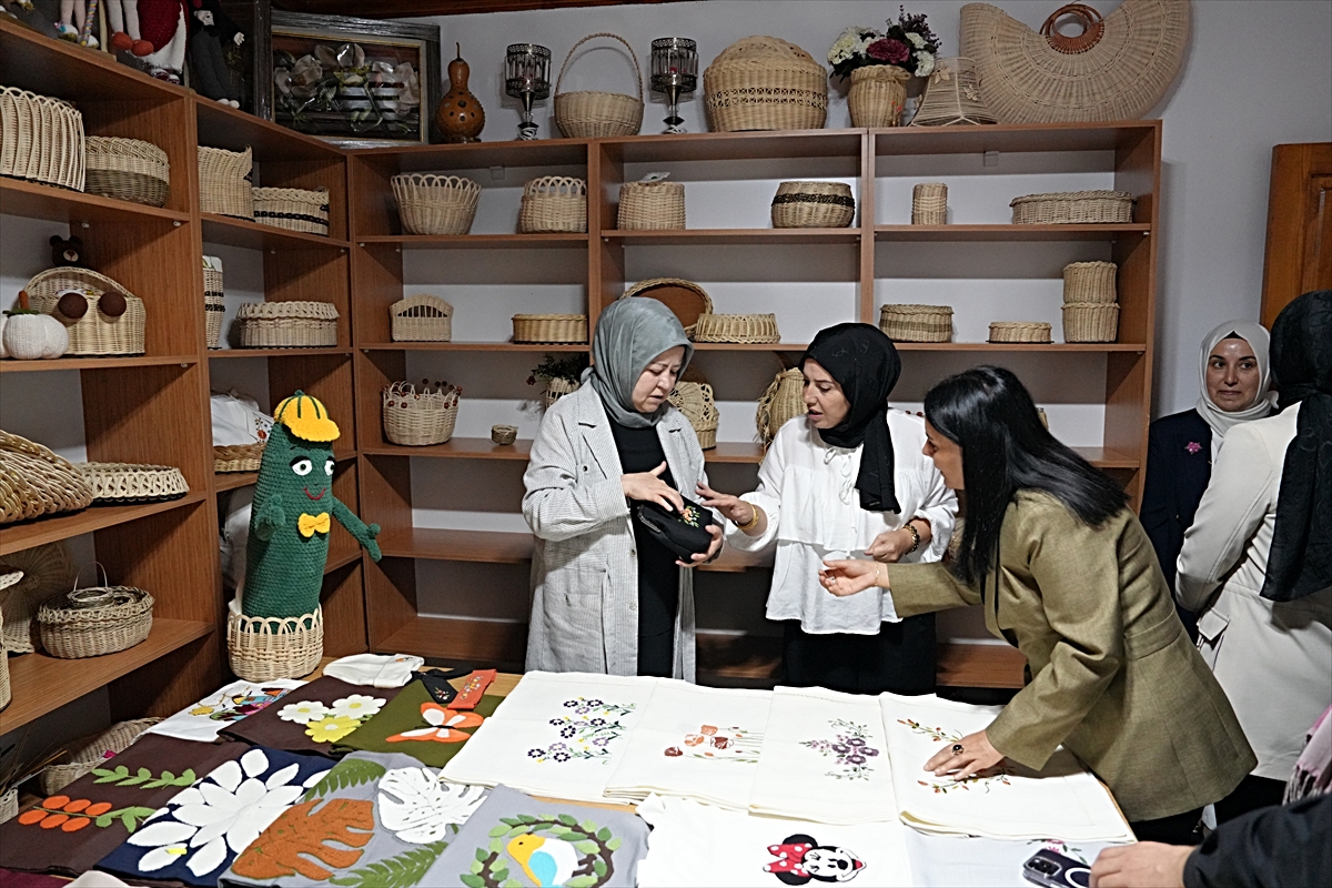 Çubuk’ta Kadın El İşleri Atölyesi’ne önemli ziyaret