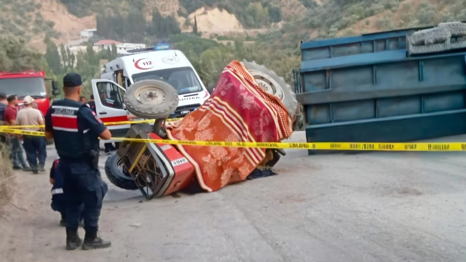 Seyyar pide fırını taşıyan traktör kazasında 1 ölü