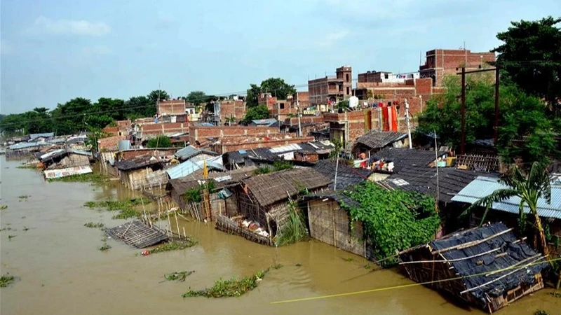 Muson yağmurları Hindistan ve Nepal’i vurdu: 83 ölü