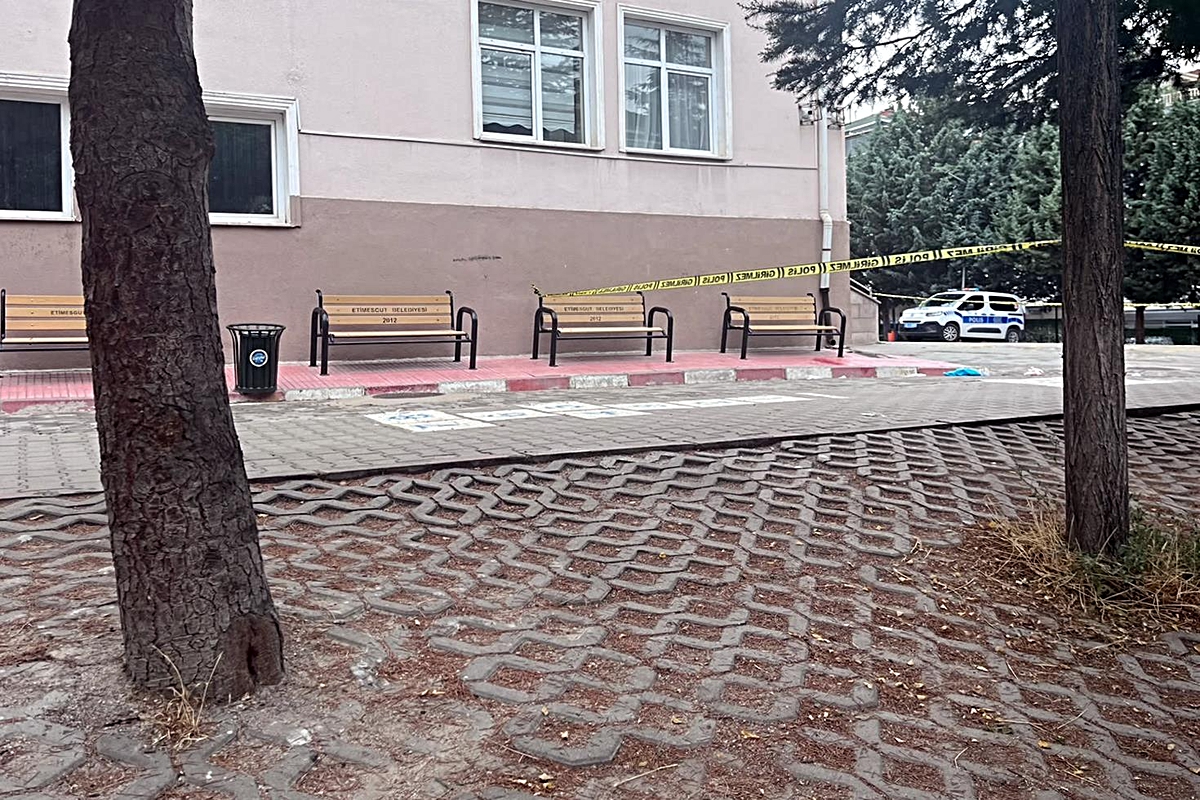 Boşanma aşamasındaki eşini bıçakladı: Durumu ağır