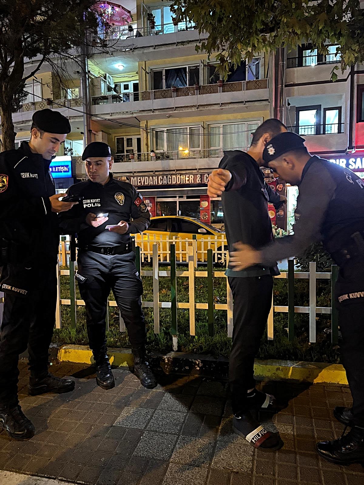 Bursa Gürsu’da 1000 polisli asayiş denetiminde ceza