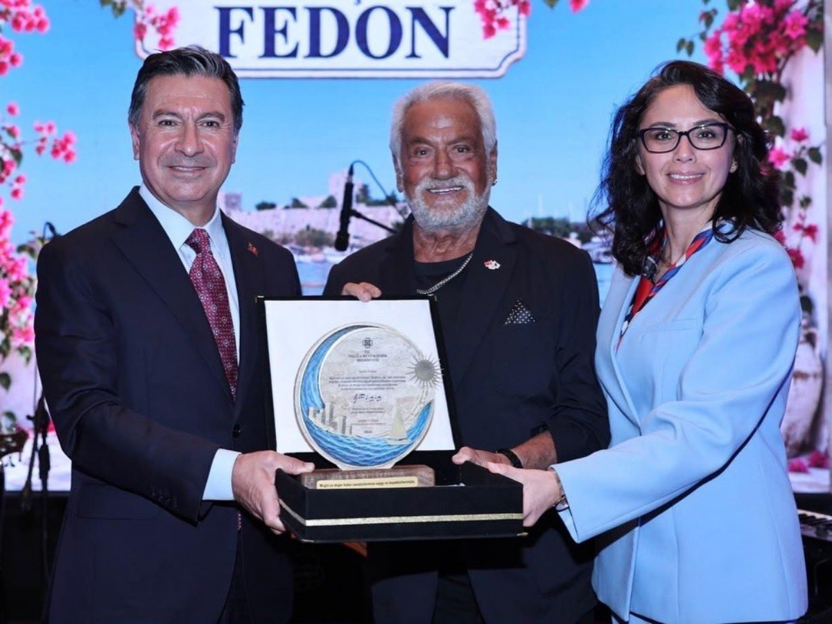 Fedon’a Bodrum’da fahri turizm elçiliği beratı verildi