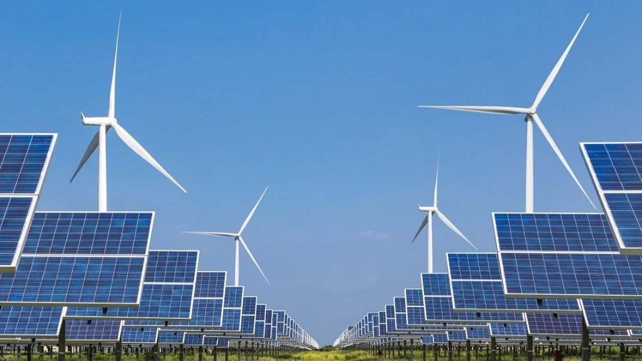 Türkiye güneş ve rüzgar enerjisiyle 442,2 TWh üretti