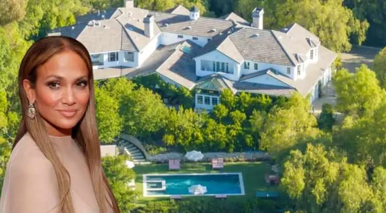 Jennifer Lopez yeni evini açtı: 18 milyon dolarlık malikane