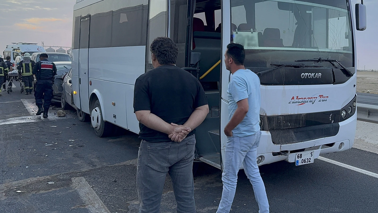 Kum fırtınasında zincirleme kaza: 15 kişi yaralı