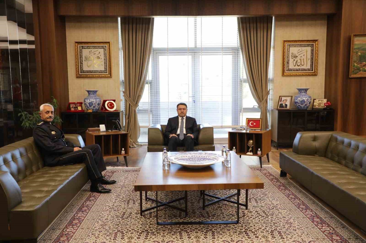 Kütahya Emniyet Müdürü Tandoğan, Vali Işın’ı Ziyaret Etti