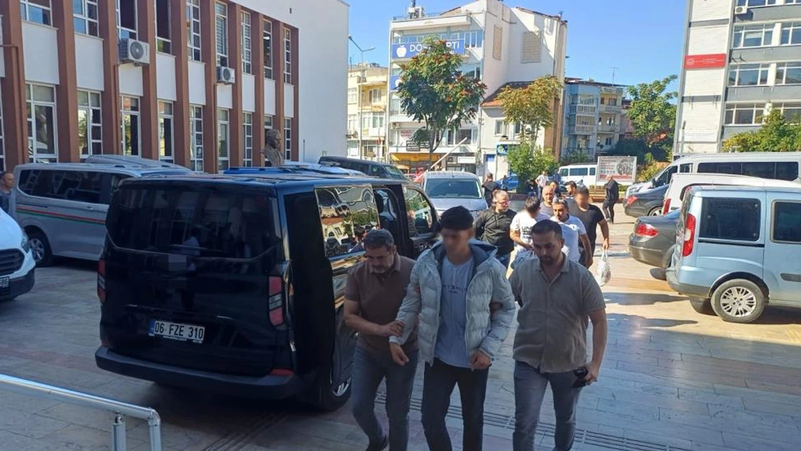 Aydın’da lise yanında pompalı tüfek paniği: 3 tutuklu
